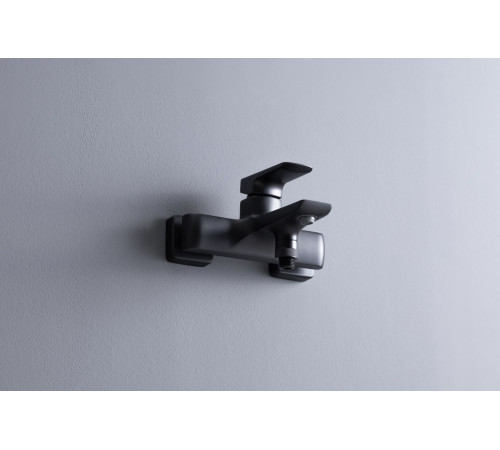 Смеситель для ванны с душем Allen Brau Infinity 5.21006-31 черный матовый